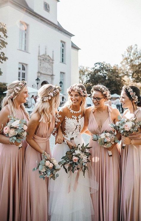 Pink wedding color combos 2020 for Spring Wedding 2020 , blush pink bridesmaid dresses #bridesmaiddresses #pinkwedding Pink wedding inspiration and ideas for the alternative creative bride #pink #dustypink #palepink #salmonpink #coral #rose #pastelpink #pinkwedding #pastelwedding #pinkweddingdress #pinkflorals Pink Boho Wedding, Sage Green Wedding Colors, Green Wedding Bouquet, Blush Pink Bridesmaids, Pink Wedding Colors, Blush Pink Bridesmaid Dresses, Wedding Color Ideas, Wedding Color Combos, Pink Wedding Inspiration