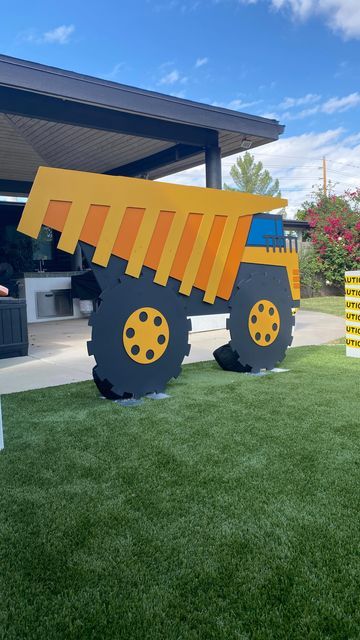 Road Construction Design, Jcb Theme Birthday Decoration, Construction Party Backdrop, Construction Baby Shower, Construction Theme Birthday Party, Kids Party Planner, Construction Theme Party, Shark Themed Birthday Party, Birthday Props