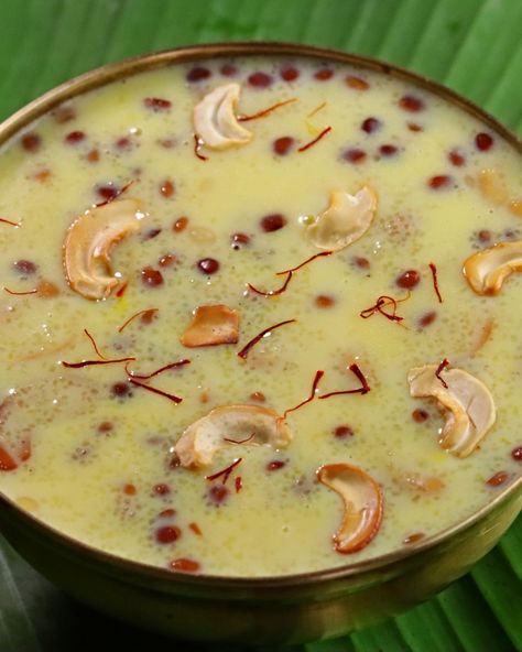 Semolina Kheer | Rava Payasam | Prasadam Recipes Indian, Payasam Recipe, Burfi Recipe, Kheer Recipe, Easy Sweets, Special Occasion Food, Breakfast Recipes Indian, Recipes Indian, Gujarati Recipes