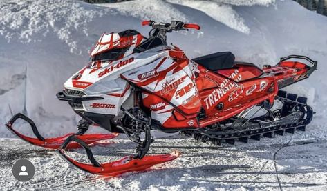 Snowmobile Humor, Sledding Snowmobile, Snow Vehicles, Snow Mobile, Snow Machine, Polaris Snowmobile, Cool Dirt Bikes, Ski Doo, Four Wheelers