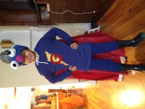 Super Grover to the rescue! Hand knit hat, funnel covered with duct tape helmet. Super Grover Costume, Grover Costume, Super Grover, Costume Diy, Creative Valentines, Diy Valentines Crafts, Hand Knit Hat, To The Rescue, Kids Halloween