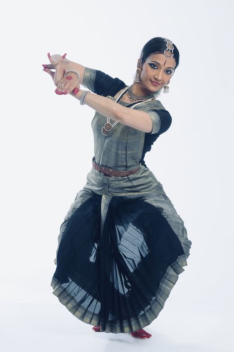 Grey is a not oft used colour for a costume. This was created for the production - Music Within as the grey and black striped fabric evoked a scored music sheet for the designer! Black Bharatanatyam Costume, Bharatanatyam Photoshoot, Bharatnatyam Dress, Bharatanatyam Costumes, Bharathanatyam Dance, Telugu Culture, Bharatanatyam Costume, Indian Classical Dancer, Dance Forms