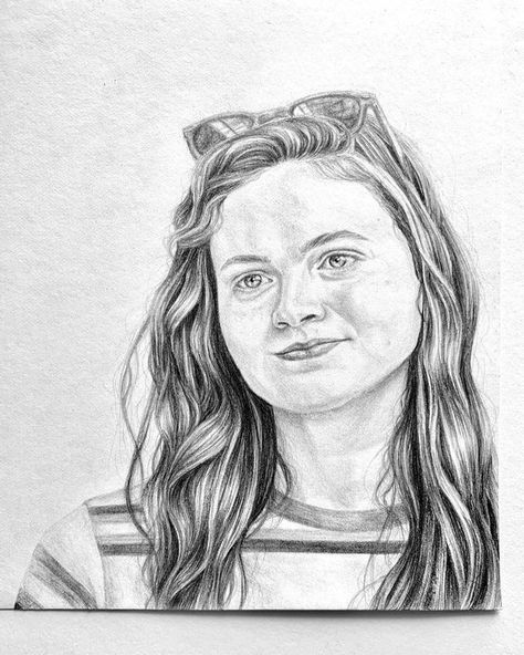 Sadie Sink Drawing Pencil, Sadie Sink Drawing, Sink Drawing, Cat Drawing Tutorial, St 4, Black And White Girl, Art Sketches Pencil, Stranger Things Art, White Drawing