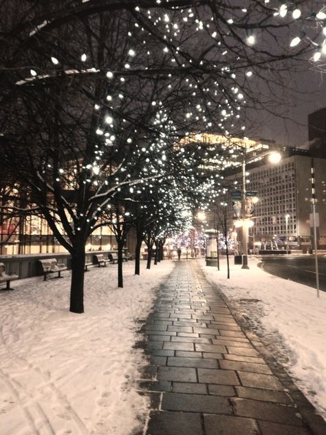 Christmas Feeling, Winter Scenery, Winter Pictures, Christmas Mood, Winter Aesthetic, City Aesthetic, Christmas Aesthetic, Winter Photography, Pretty Places