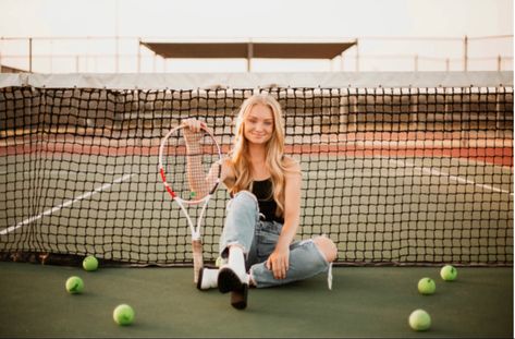 Tennis Court Graduation Photoshoot, Tennis Court Senior Pictures, Tennis Pictures Poses High Schools, Tennis Senior Picture Ideas, Tennis Graduation Pictures, Tennis Photo Ideas, Tennis Senior Photos, Tennis Pictures Poses, Tennis Photoshoot Ideas