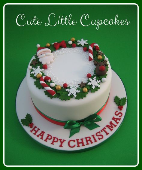 A 6" traditional fruit cake decorated with a festive holly wreath design x Fruit Christmas Cake Decorations, Xmas Fruit Cake Decorations, Christmas Cake Ideas Traditional, Simple Xmas Cake Designs, Traditional Christmas Cake Decoration, Wreath Christmas Cake, Christmas Cake Designs Fondant, Christmas Fruit Cake Decoration, Christmas Cake Ideas Fondant