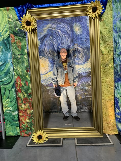 Art Museum Themed Party, Starry Night Photo Booth, Starry Night Prom, Gala Themes, Night At The Museum, Themes Photo, Van Gogh Art, Starry Night Van Gogh, Art Historian