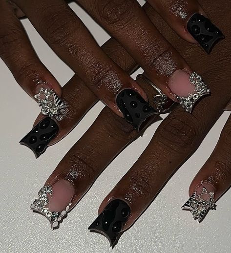 Black Duckies Nails, Black And White Junk Nails, Prom Nails Acrylic Silver, Black And Gray Nail Designs, Black And Chrome Nails Designs, Black Duck Nails, Black Junk Nails, Black And Grey Nails, Silver And Black Nails