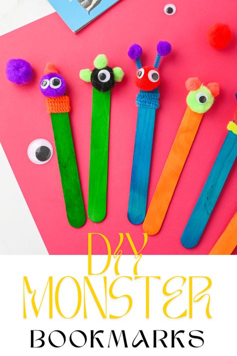 These DIY monster bookmarks made with popsicle sticks, pom-poms, and googly eyes are so easy to make! A fun and easy popsicle stick Halloween craft for kids. Popsicle Stick Halloween, Popsicle Sticks Halloween Crafts, Bookmarks Diy Kids, Googly Eye Crafts, Popsicle Stick Diy, Popsicle Stick Craft, Monster Bookmark, Diy Monsters, Monster Craft