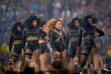 SANTA CLARA, CALIF. 2/7/2016 At Beyoncé’s performance during the Super Bowl halftime show, her dancers wore outfits reminiscent of the Black Panther movement. Robert Beck/Sports Illustrated, via Getty Images Black Panthers Movement, Beyonce Dancers, Beyonce Outfits, Dancer Wear, Black Panther Party, Dancers Outfit, Black Lives Matter Movement, Carolina Panthers, Denver Broncos