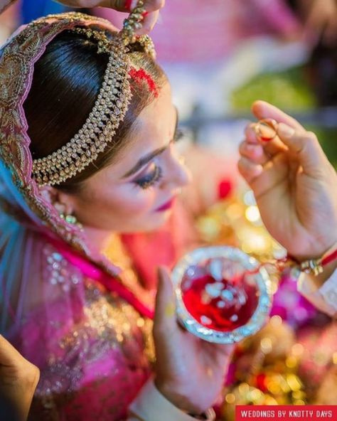 Wedding Sindur Pic, Indian Wedding Pictures, शादी की तस्वीरें, Pose Wedding, Bridal Pose, Divine Union, Hippy Fashion, Wedding Outfits For Family Members, Crying Eyes