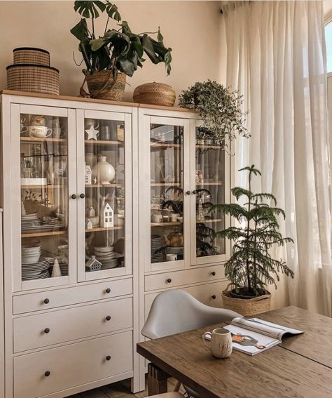 Dresser In Dining Room, Vitrine Living Room, Beige Tile Floor Living Room, Ikea Glass Cabinet Plants, Glass Storage Cabinet Beidge, Fancy Cutlery, Modern Frmhouse China Cabinet, Dining Area Decor, Room Dresser