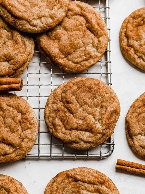 Bakery Style Snickerdoodles, Snickerdoodle Cookies Crumbl, Crumbl Snickerdoodle Recipe, Crumbl Snickerdoodle, Baking Instagram, Soft Snickerdoodle Cookies, Best Snickerdoodle Cookies, Snickerdoodle Cookie, Snickerdoodle Recipe