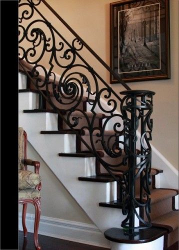 beautiful railing... French Staircase, سلالم حلزونية, درابزين السلم, درج السلم, Traditional Staircase, Iron Staircase, Casa Country, Stair Case, Casa Vintage