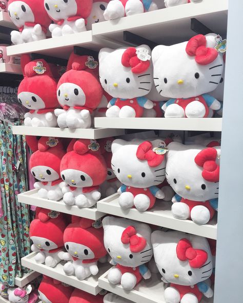 Hello Kitty Plushies Aesthetic, Hello Kitty Plushy Aesthetic, Hello Kitty Plushie Collection, Sanrio Plush Collection, Vintage Hello Kitty Plush, Melody Hello Kitty, Sanrio Stuff, Charmmy Kitty, Hello Kitty Accessories