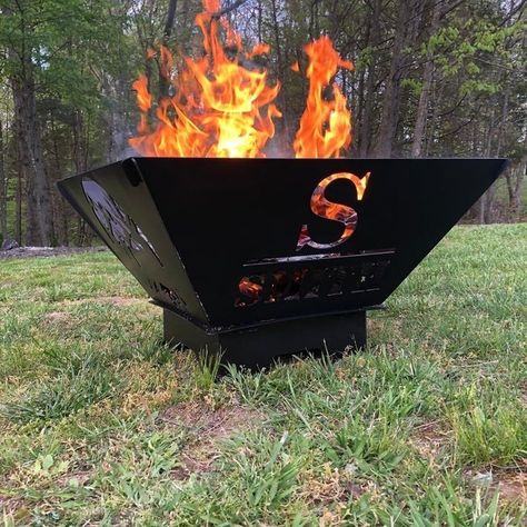 A customizable fire pit so you and your family can enjoy a bonfire over a super cool decorative backyard piece. Fire Pit Table Top, Fire Pit Bowl, Winter Fire, Fire Pit Ideas, Custom Fire Pit, Rustic Fire Pits, African Tattoo, Fire Pit Ring, Metal Fire Pit