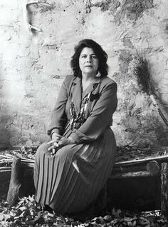 First female Cherokee Chief Wilma Mankiller Wilma Mankiller, Cherokee Indian, Native American Photos, First Peoples, Native American Peoples, Native American Heritage, Indian Heritage, Native American Tribes, Native American History