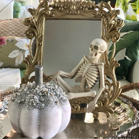 Glam Thanksgiving Decor, Sparkly Halloween Decor, Romantic Halloween Decor, Silver Halloween Decor, Spooky Chic Halloween Decor, Glam Halloween Decor, Mixed Metals Decor, Glam Fall Decor, White Halloween Decor