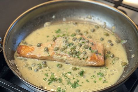 Curry Pan, Butter Caper Sauce, Seared Fish, Caper Sauce, Pan Sauce, Chicken Dishes Recipes, Coconut Curry, Butter Sauce, Just Cooking