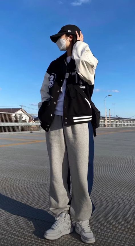 Boyish Outfits Korean, Korean Streetwear Fashion Women, Masculine Girl Outfits, Baggy Outfit Woman, Korean Tomboy Outfits, Masculine Outfits For Women, 90s Chola, Outfit Ideas Tomboy, 90s Chola Fashion