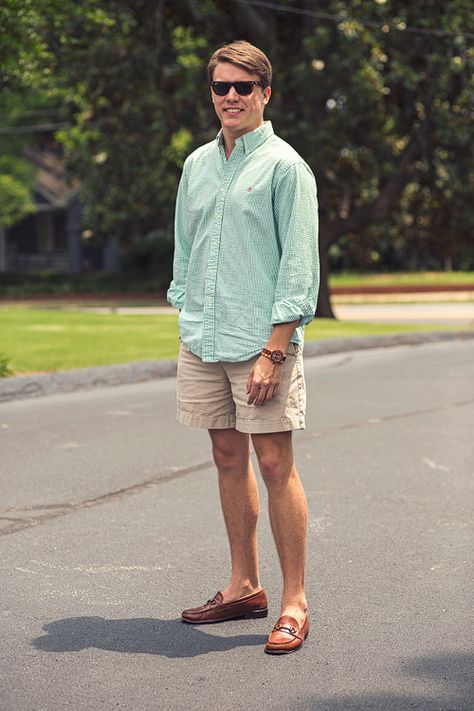 Southern Men Style, Men’s Preppy Style, Mint Green Shirt Outfit Men, Polo And Shorts Outfit Men, Preppy Boy Outfits, Frat Style, Frat Boy Outfit, Tyler Style, Frat Outfits