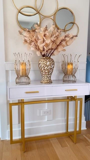 Gold Console Table Decor, Gold Entryway Table, Elegant Entryway Decor, Gold Entryway, Luxury Sofa Living Room, Girl Apartment Decor, Gold Console Table, Console Entryway, Living Room Decor Neutral