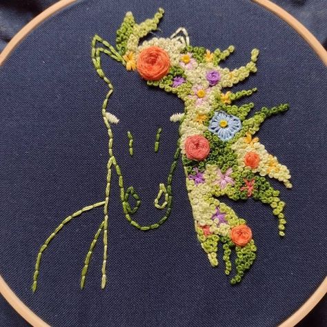 Embroidered Horse Embroidery Designs, Embroidery Horse Patterns, Horse Embroidery Patterns, Horse Embroidery Designs, Embroidery Horse, Embroidery Jeans Diy, Horse Embroidery, Embroidery Stitches Beginner, Embroidered Horse