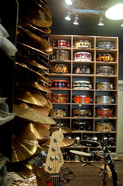 Percussion-o-rama! Percussion Aesthetic, Music Store Design, Instrument Room, Drum Storage, Drums Studio, Music Space, Drum Room, Home Music Rooms, Drum Shop