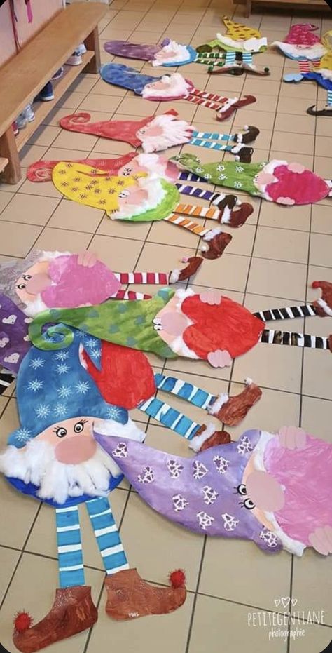 2024 Art For Kids, Led Light Crafts, Winter Decoration Kindergarten, Christmas Gnome Art For Kids, Winter Holiday Art Projects For Kids, Christmas Gnome Art Projects For Kids, Christmas Crafts For 2nd Graders, Christmas Art Kindergarten, December Art Projects For Kids