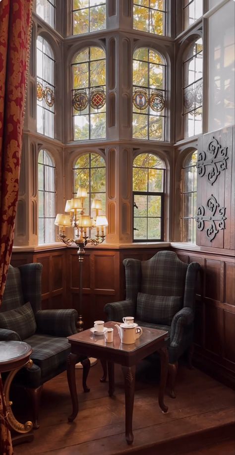 Beautiful nook for breakfast and tea Druid House, Victorian Homes Aesthetic, Adelaide Cottage, Tea Room Interior, James Lloyd, Literary Food, Victorian Tea Room, Vintage Tea Rooms, Victorian Parlor