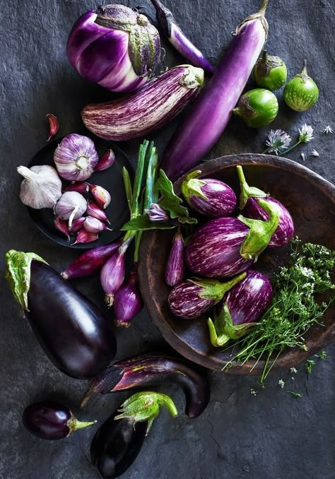 Eggplant Varieties, Vegetables Photography, Purple Fruit, Purple Eggplant, Grilled Eggplant, Eggplant Recipes, Food Photographer, Weird Things, Fruit And Veg