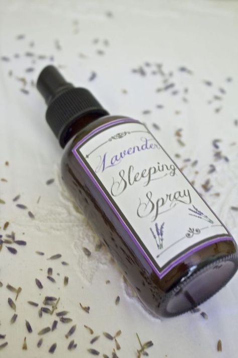 Lavender Sleep Spray, Lavender Sleep, Lavender For Sleep, Lavender Room, Sleep Spray, Lavender Mist, Lavender Spray, Diy Sprays, Amber Bottles