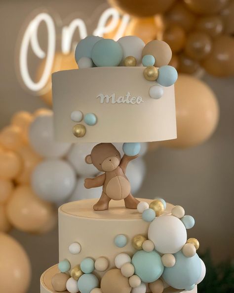 Baby Christening Cake, Baby Christening Cakes, Kids Party Planner, Boho Cake, 1st Birthday Cakes, Chocolate Cake Decoration, First Birthday Themes, Baby Birthday Cakes, Christening Cake