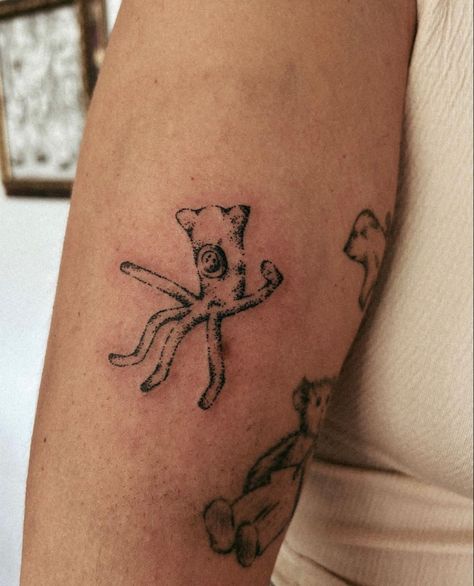 Tattoos Around Moles, Coraline Dragonfly Tattoo, Oldies Tattoo Ideas, Southern Gothic Tattoo, 24 Tattoo, Coraline Tattoo, Protection Sigils, Simple Tats, Tattoos Meaningful