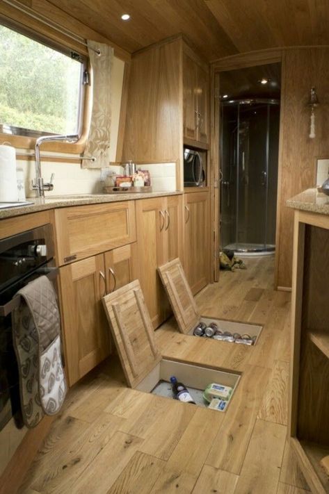 Vanlife Hacks, Skoolie Ideas, School Bus Tiny House, School Bus Camper, School Bus House, Bus Conversions, Bus Living, Kombi Home, Bus House