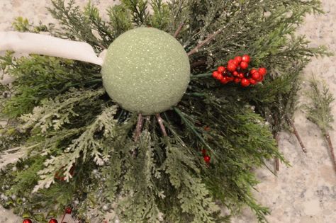 How To Make A Kissing Ball Christmas, Kissing Balls Christmas Diy, Kissing Balls Christmas, Kissing Ball Diy, Christmas Kissing Balls, Diy Kissing Ball, November Projects, Kissing Balls, Faux Christmas