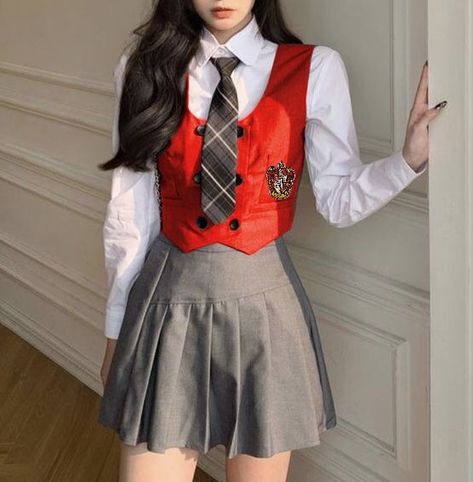 Gryffindor Outfit, Hogwarts Uniform, Egyptian Clothing, School Uniform Fashion, School Uniform Outfits, Harry Potter Outfits, Disney Inspired Outfits, Lulu Fashion, Cute Lazy Outfits