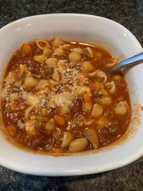 Pasquale Sciarappa - Fans | PLEASE S.A.Y S0METHlNG , lT HELPS YOU TO C0NTlNUE SEElNG MY P0STS | Facebook Pasta Fagoli, Authentic Pasta, Pasta Fagioli Soup, Bread Pudding With Apples, Lidia Bastianich, Make Pasta, Garlic Uses, Dried Parsley, Slow Cooked Chicken