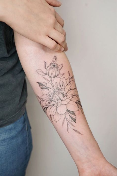 Arm Tattoos For Women Bicep, Tattoos For Women Bicep, Inner Arm Tattoos For Women, Inner Elbow Tattoo, Chrysanthemum Flower Tattoo, Inner Elbow Tattoos, Tattoo Klein, Leg Sleeve Tattoos, Leg Tattoo Ideas