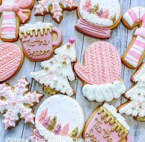 Pink Christmas Tree Cookies, Pastel Christmas Sugar Cookies, Girly Christmas Cookies, Pink Gingerbread Cookies, Pastel Christmas Cookies Decorated, Pink Christmas Sugar Cookies, Pink Christmas Cookies Decorated, Pink Christmas Cupcakes, Pastel Christmas Cookies