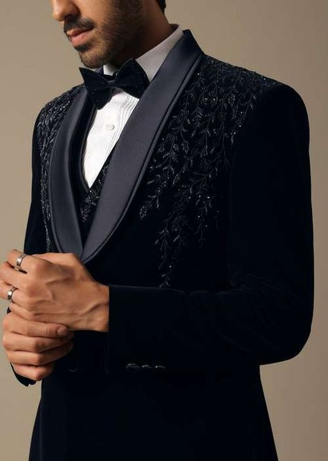 Fancy Kurta For Men, Blazer For Men Wedding, Reception Suits, Party Wear Blazers, Wedding Matching Outfits, Glitter Suit, Indian Wedding Suits Men, Black Tuxedo Suit, Best Wedding Suits