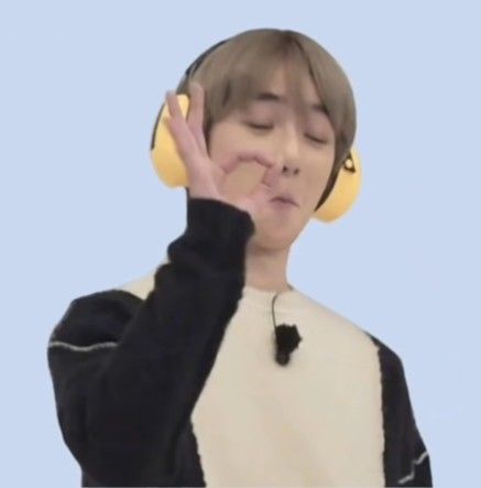 Txt Thumbs Up, Kpop Thumbs Up, Txt Memes, Kpop Funny, Reaction Pictures, Thumbs Up, Memes, Quick Saves