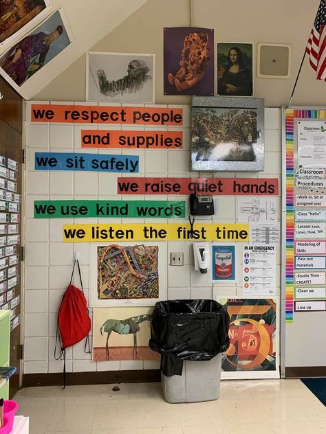 Art Teacher Classroom Decorations, Middle School Art Classroom Decor, Art Teacher Classroom Ideas, Art Classroom Setup, Art Room Ideas Classroom, Art Classroom Decorations, Art Classroom Aesthetic, Artsy Classroom, Art Teacher Classroom