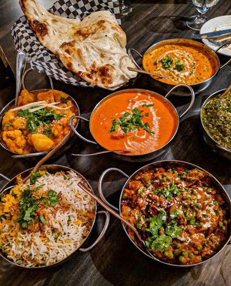 Indian Buffet Food, Indian Buffet, Best Restaurants In Toronto, Lunch Buffet, Best Butter, Party Buffet, Buffet Food, Butter Chicken, Indian Food Recipes