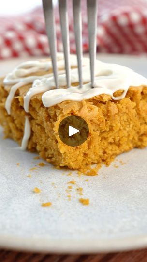 Pudding Dump Cake, Cake Pumpkin, Dump Cake Pumpkin, Pumpkin Pudding, Dump Cake, Fall Treats, Easy Pumpkin, Betty Crocker, Fall Thanksgiving