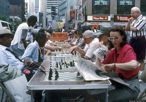 These Photos Of '90s New York Will Make You Feel Old | HuffPost Nyc In The 90s, Nyc 90s Aesthetic, Nyc 1990s, 1980s Nyc, Nyc 90s, Nyc People, Tribeca Nyc, Nyc Office, Film Student