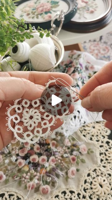 Sina Crafts on Instagram: "How many of you know that to work a frivolite lace (tatting) you don't necessarily have to have those special tools!  My grandmother on my mother's side taught me many, many years ago (oh, I'm so old 😁🙄) how to work it with just one needle!You need a quality thread, preferably cotton, and a simple sewing needle!  If you want the full step-by-step tutorial, write me in the comments, please! Depending on how many are willing, I will do a livestream soon! Tatting lace is a royal lace! Is very beautiful, fine an delicate and and give personality and elegance to my linen napkins or table cloths! I have some embroidery with this kind of lace and are wonderful! Don't forget to write in comments if you want to learn this method!" Lace Tatting, Needle Tatting Tutorial, Tatting Tutorial, Simple Sewing, Needle Tatting, Tatting Lace, Sewing Needle, Table Cloths, Many Many