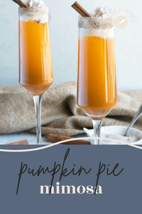 Pumpkin Pie Mimosa, Fall Brunch Drinks Alcoholic, Pumpkin Spice Mimosa, Fall Mimosa Ideas, Thanksgiving Mimosa Recipes, Thanksgiving Mimosas, Fall Momosa, Pumpkin Mimosa, Fall Mimosas