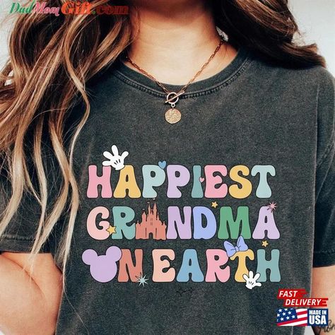 Disney Grandma Shirt, Grandma Disney Shirt, Ears Aesthetic, Disney Mom Shirt, Disney Box, Disney Fits, Cricut Disney, Aesthetic Sweatshirt, Disney Mom