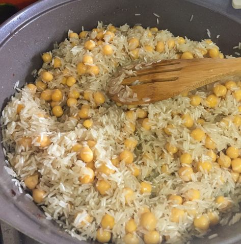 Arroz con Garbanzos y Almendras Vegan Baby, Puerto Rican Recipes, Puerto Rican, Chickpeas, Vegan Food, Lentils, Corn, Vegan Recipes, Gluten Free